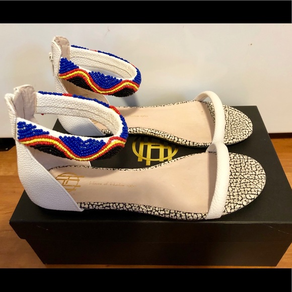 House of Harlow 1960 Shoes - New House of Harlow Venus White Leather sandals